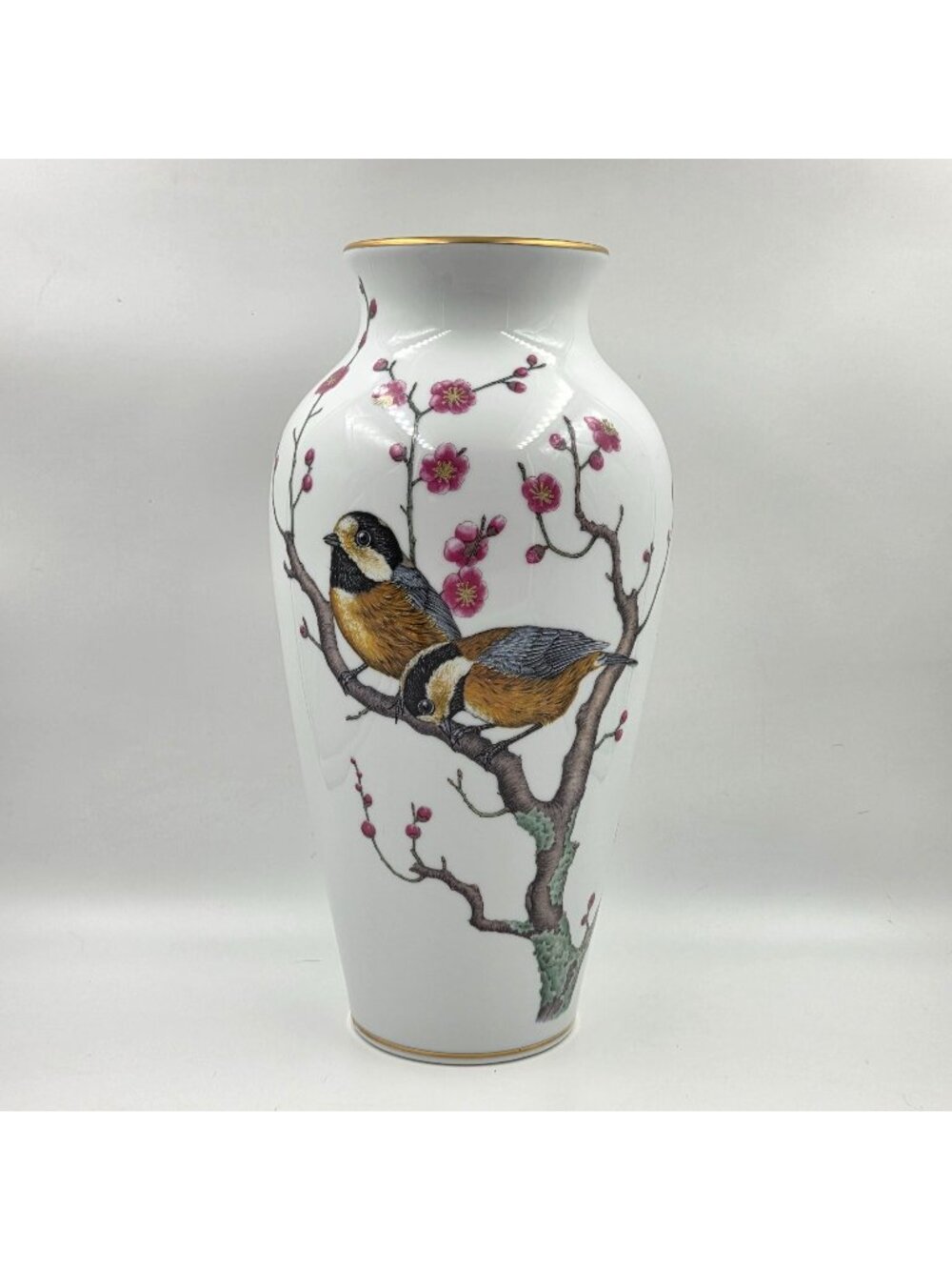 Franklin Mint Wild Birds by Ryu Heralds of Spring Chickadees Vase